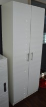 Garderobeskap / høyskap i hvit laminat, 80cm bredde, 40cm dybde, 203,5cm høyde, pent brukt