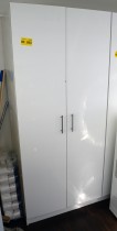 Garderobeskap / høyskap i hvit laminat, 175cm bredde, 60cm dybde, 203,5cm høyde, pent brukt