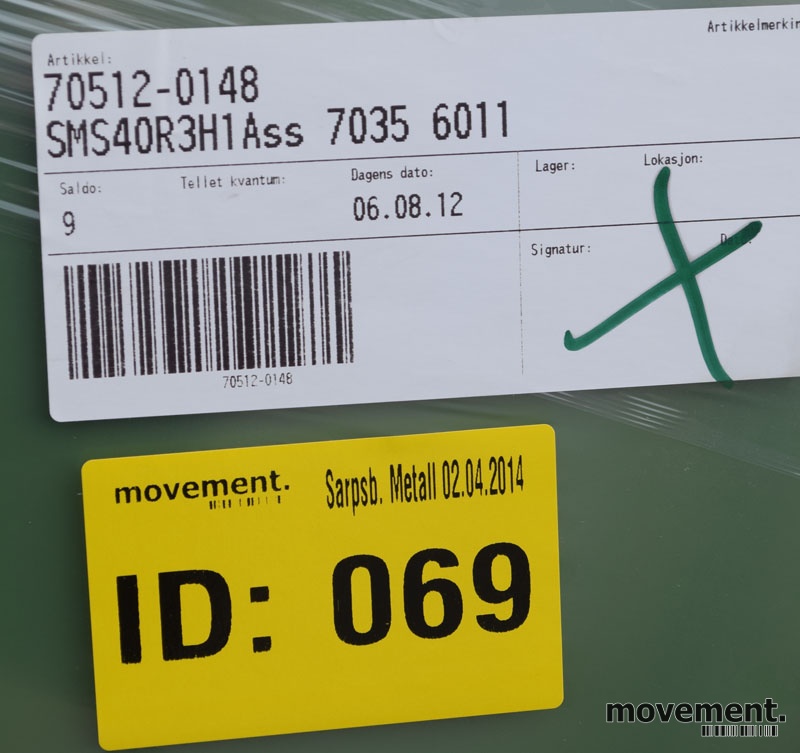 Solgt!Garderobeskap i stål, 3 rom i - 2 / 2