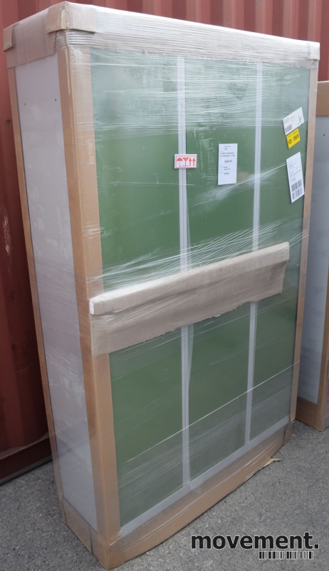 Solgt!Garderobeskap i stål, 3 rom i - 1 / 2