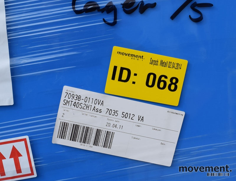 Solgt!Garderobeskap i stål, 2 rom i - 2 / 2