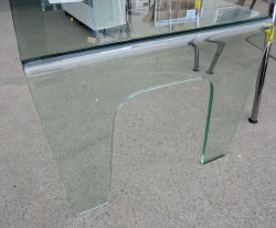 Elegant møtebord / skrivebord i glass, pent brukt