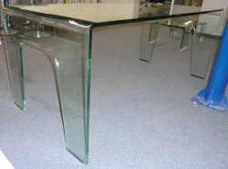 Elegant møtebord / skrivebord i glass, pent brukt