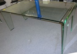 Elegant møtebord / skrivebord i glass, pent brukt
