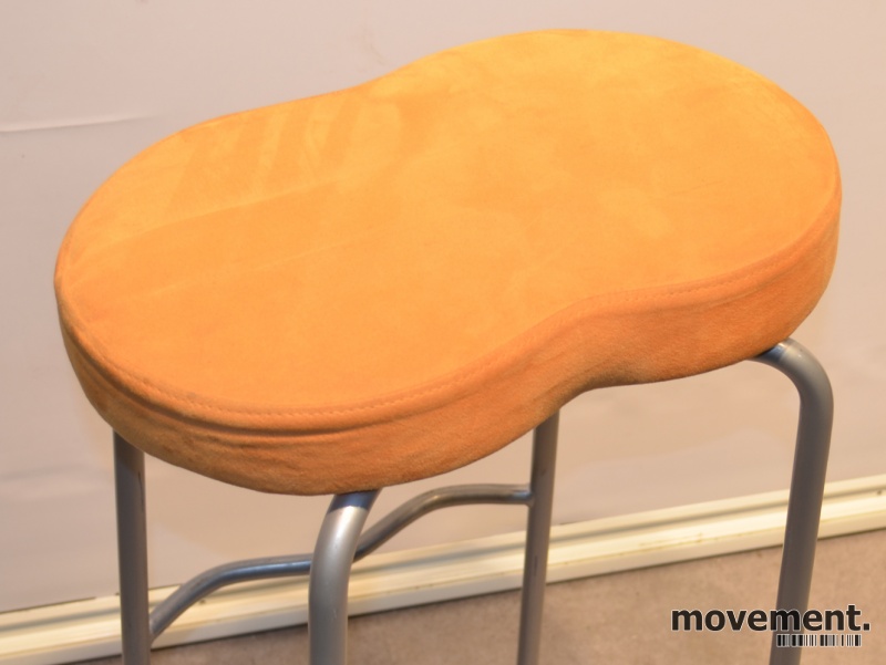 Bönan barkrakk fra Materia, orangemicrofiber sete, pent brukt Materia Bönan stol