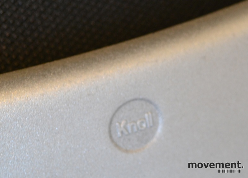 Knoll life kontorstol på hjul med sortsete og mesh rygg Knoll life kontorstol på hjul med sortsete og mesh rygg