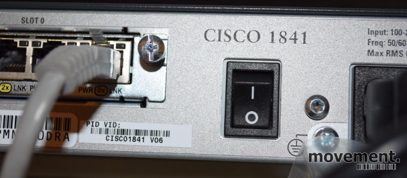Solgt!Cisco 1841 Router, V06, med HWIC - 4 / 5