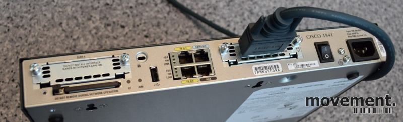 Solgt!Cisco 1841 Router, V06, med WIC 1T - 4 / 6