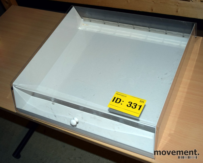 Solgt!Liten bordmonter med base i hvitt - 2 / 2