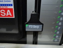 Amana Menumaster FS10EVP mikrobølgeovn for proffbruk, 60Hz-versjon for bruk på båt, FABRIKKNY