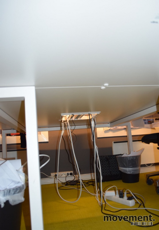 Solgt!Vitra stort design-skrivebord for 4 - 12 / 12