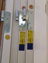Modulvegger i hvitt / glass fra Moelven, diverse bredder, 256,5cm høyde, pent brukte