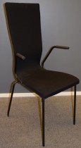 EFG Graf høy konferansestol, med armlener, sort ramme, sort stofftrekk, pent brukt