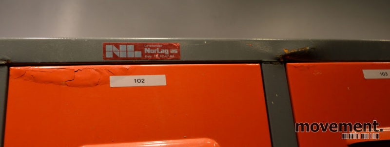 Solgt!Garderobeskap i stål med tre rom, - 2 / 4