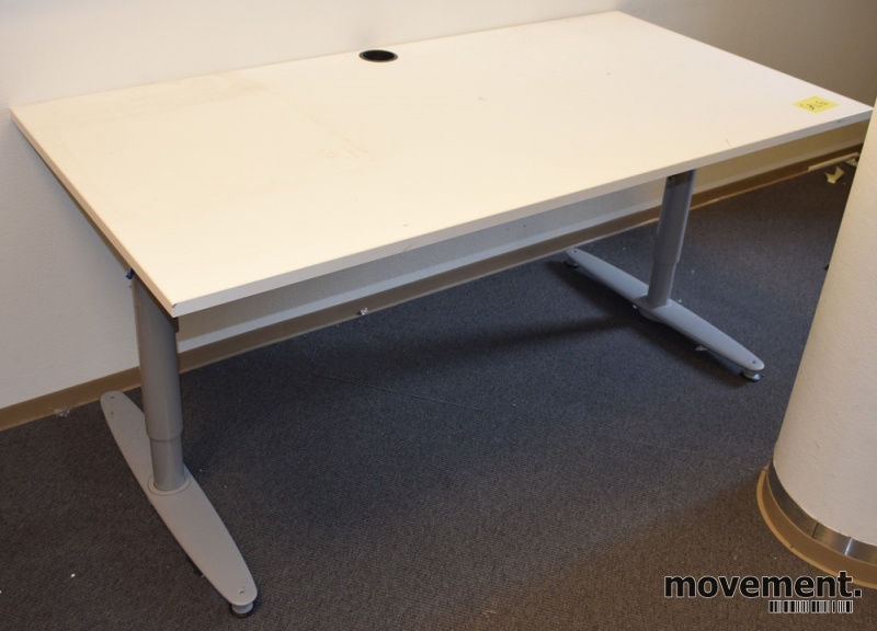 Kinnarps T serie skrivebord i hvitt grått, 160x80cm, pent brukt Kinnarps skrivebord Serie (T) |