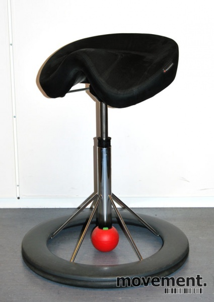 Kontorstol: BackApp ergonomiskkontorstol i sort mikrofiber Kontorstol: BackApp ergonomiskkontorstol i rød mikrofiber