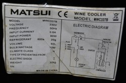 Matsui Vinskap, modell MWC337B, for 33 flasker, pent brukt
