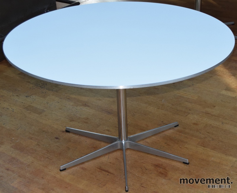 Solgt!Fritz Hansen rundt møtebord A825 - 1 / 3