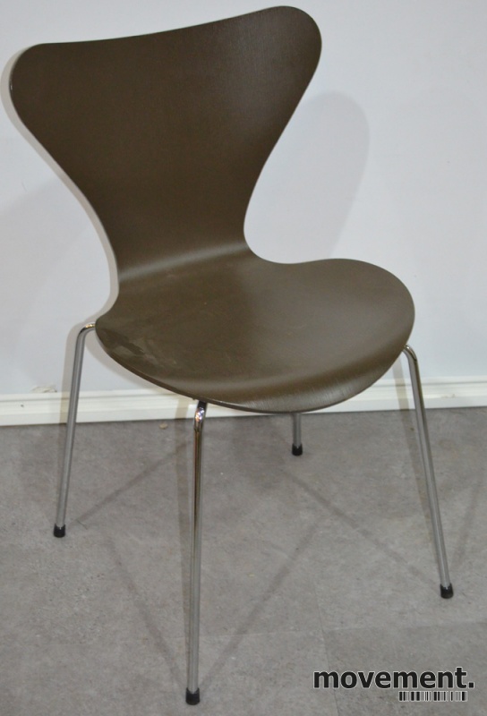 Arne Jacobsen 7er stol syver stol,model 3107, i brunt Arne Jacobsen 7er stol syver stol, model 3107, i teak