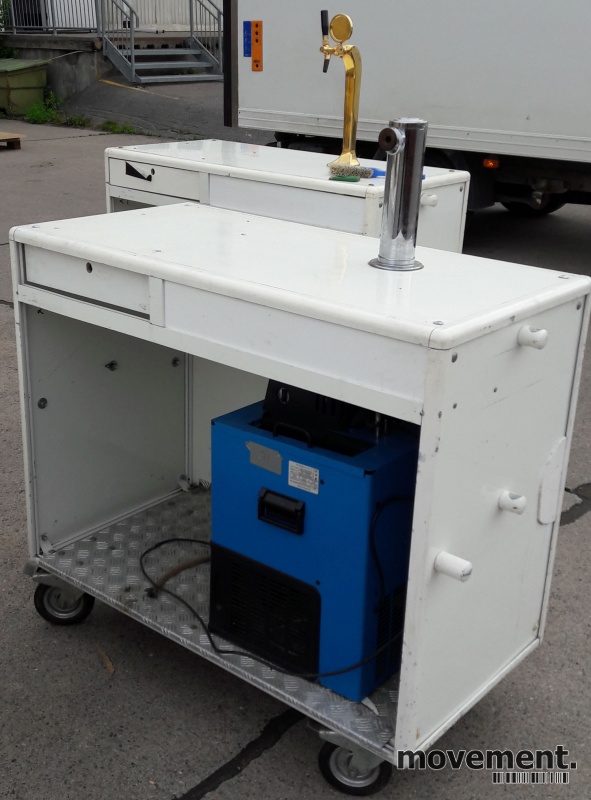 Solgt!Mobil bar på hjul med tappetårn og - 2 / 7