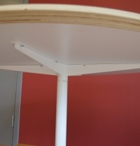 Lite, rundt sidebord / loungebord i hvitt, Ø=100cm H=75, pent brukt