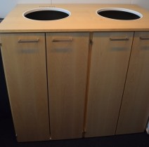 Skap for kildesortering / avfallsdunker for kontor i bjerk, 132cm bredde, pent brukt