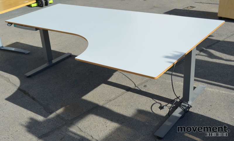 Solgt!Skrivebord med elektrisk hevsenk - 1 / 3