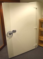 Stor brannsafe / brannskap for dokumenter fra Rosengrens, 128cm bredde, 192,5cm høyde, pent brukt