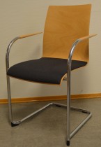 Konferansestol / stablestol fra Brunner i bøk / mørk grått stoff / krom, pent brukt