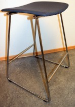 Barkrakk / barstol fra Randers+Radius i grått/krom, mod: Sharp, 69,5cm sittehøyde, pent brukt