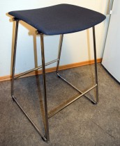 Barkrakk / barstol fra Randers+Radius i grått/krom, mod: Sharp, 69,5cm sittehøyde, pent brukt