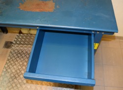 Verkstedbenk med stålplate / arbeidsbenk, 150x70,5cm bordplate, med skrutvinge, brukt