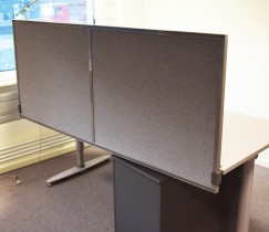 Kinnarps Rezon 160cm bred, grå bordskillevegg til kontorpult, 65cm høyde, pent brukt