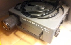 Vintage DIAS-fremviser Kodak karusell S-AV 2050 lysbildekarusell med innsats, pent brukt