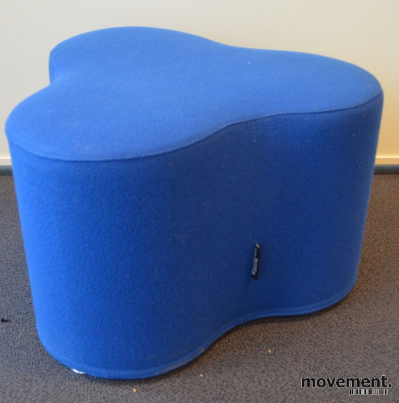 Solgt!Morsom puff med organisk form fra - 1 / 2