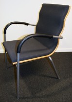 Konferansestol fra EFG, modell Billow, i grått stoff / bjerk, pent brukt