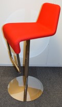 Barstol fra Materia i rødt/krom, modell Turner, design: Sandin & Bülow, 78cm sittehøyde, pent brukt