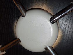 Arne Jacobsen 7er-stol / syver-stol, model 3107, i sort, understell i krom, noe småskader