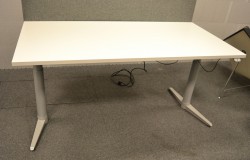 Skrivebord med elektrisk hevsenk fra Edsbyn, 160x80cm, NY PLATE / pent brukt