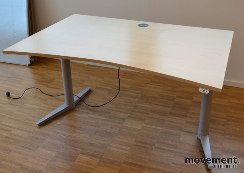 Solgt!Skrivebord med elektrisk hevsenk i - 1 / 5