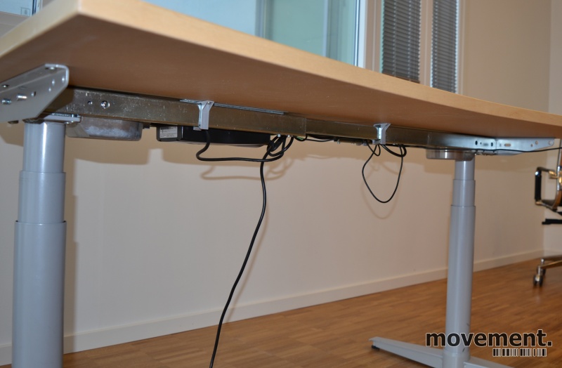 Solgt!Skrivebord med elektrisk hevsenk i - 4 / 5