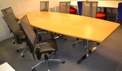 Møtebord fra Svenheim i eik / krom , 340x120cm, passer 10-12 personer, pent brukt