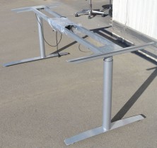 Grått elektrisk hevsenk-skrivebord / understell til skrivebord fra Svenheim, venstreløsning, 185cm bredde, passer plate 200x120cm, pent brukt