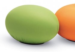 Morsom puff fra Baleri Italia, modell Tato i grønt stoff, pent brukt