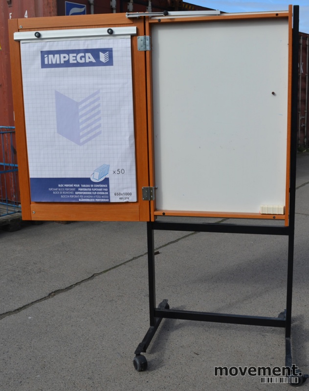 Solgt!Whiteboard / flipover med dør i - 1 / 3
