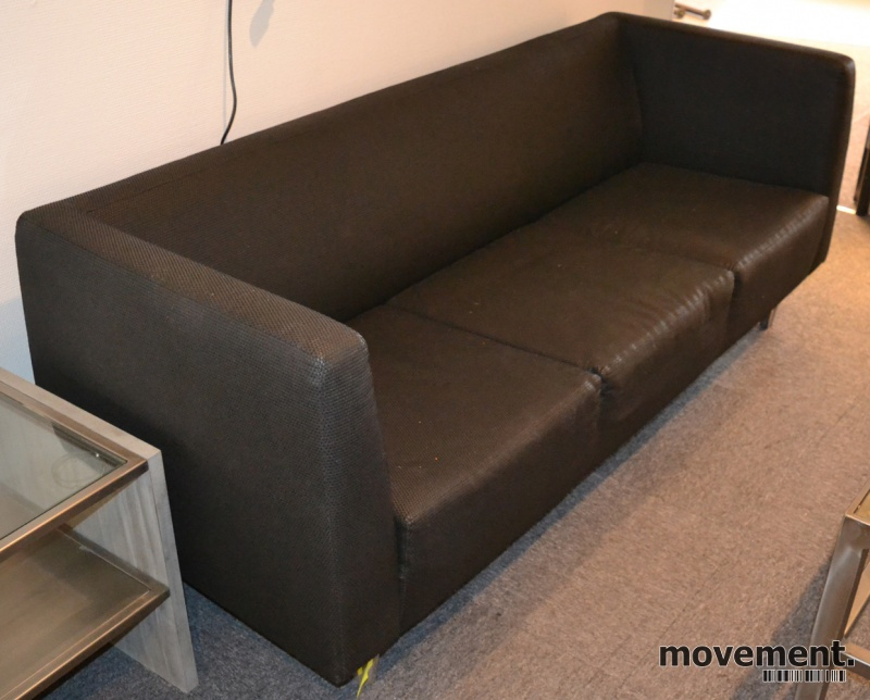Solgt!Loungesofa: 3-seter sofa i gråsort - 1 / 2