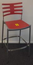Barkrakk / barstol fra Fritz Hansen, modell ICE, dyp rød/ grålakkert metall, 76cm sittehøyde, pent brukt