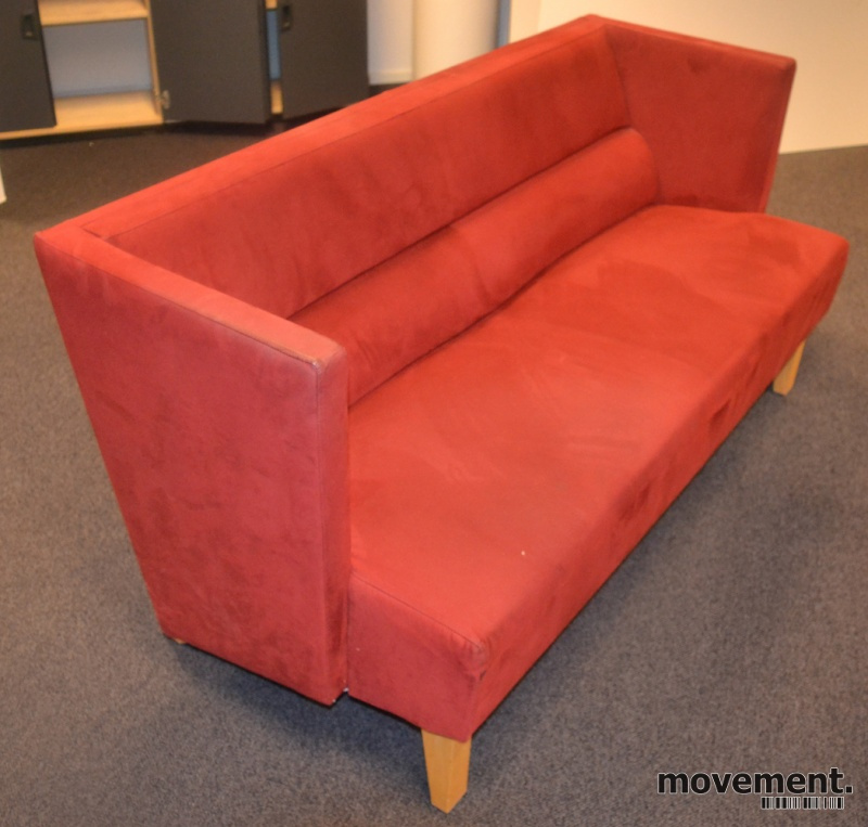 Solgt!Loungesofa: 3-seter sofa i rødt - 1 / 3