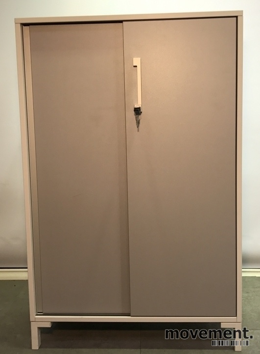Solgt!Reol fra Steelcase med skyvedører - 1 / 6