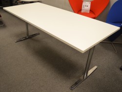 Møtebord / kantinebord fra Materia i hvitt / krom understell, 180x80cm, pent brukt